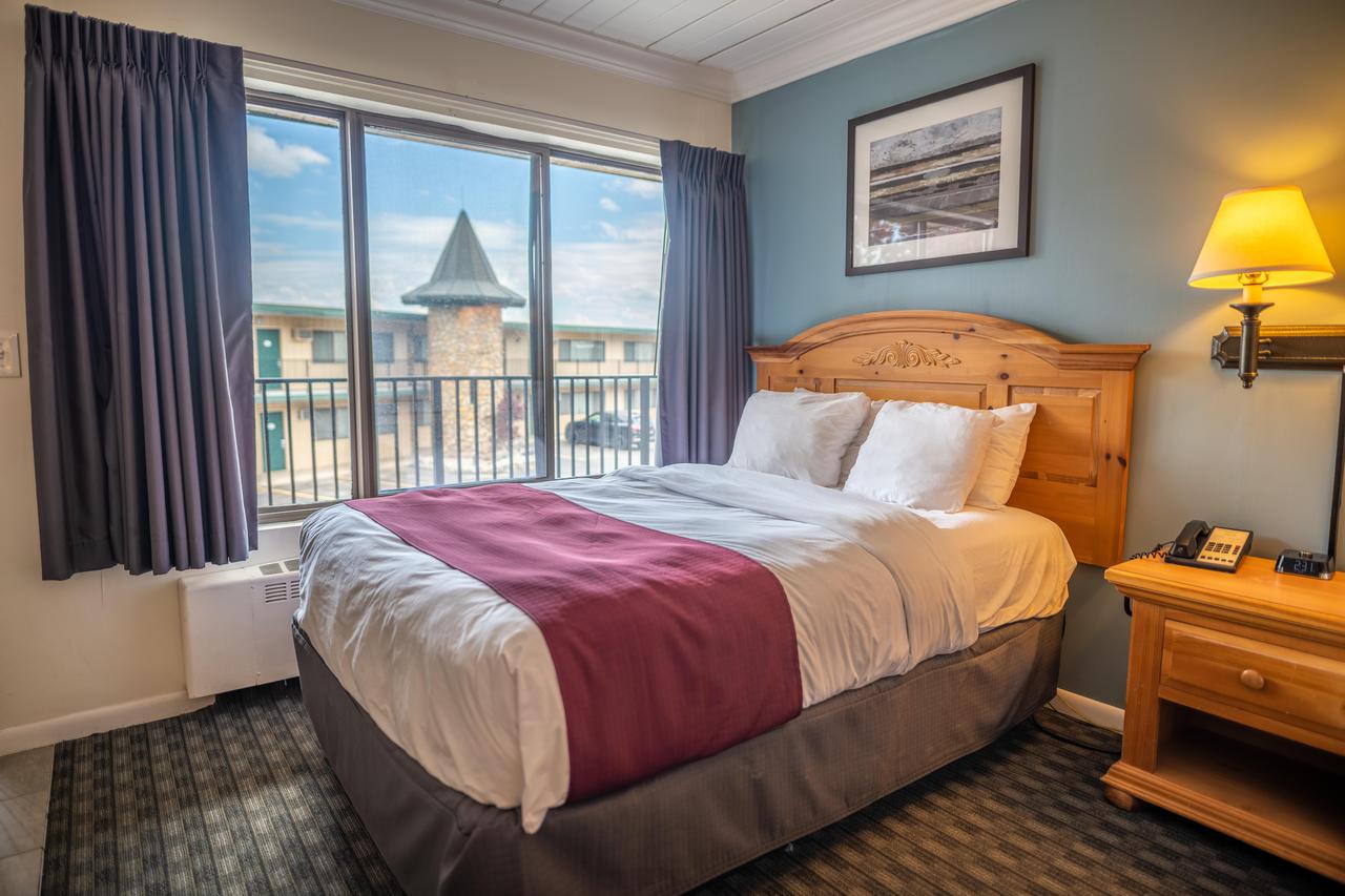 Weathervane Terrace Inn & Suites Visit Charlevoix, Michigan