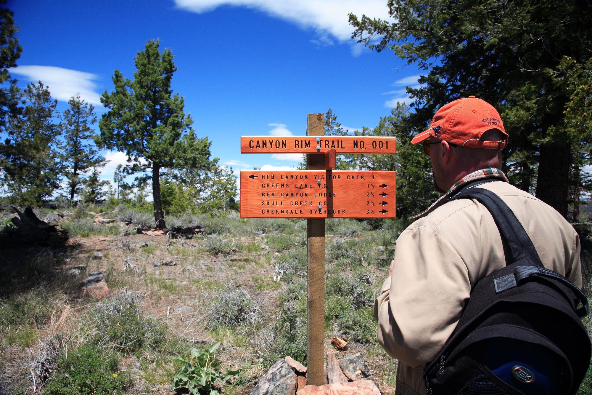 Hiking Guide - Red Canyon Rim