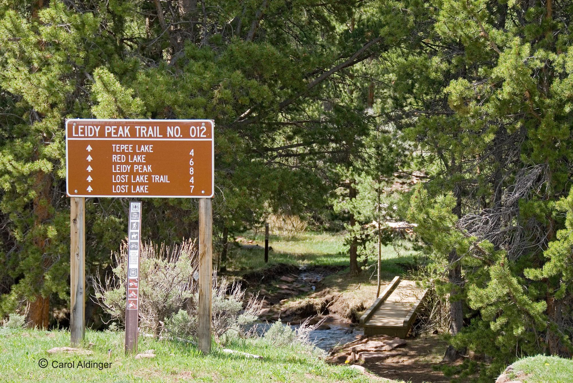 Hiking Guide - Teepee Lake Trailhead