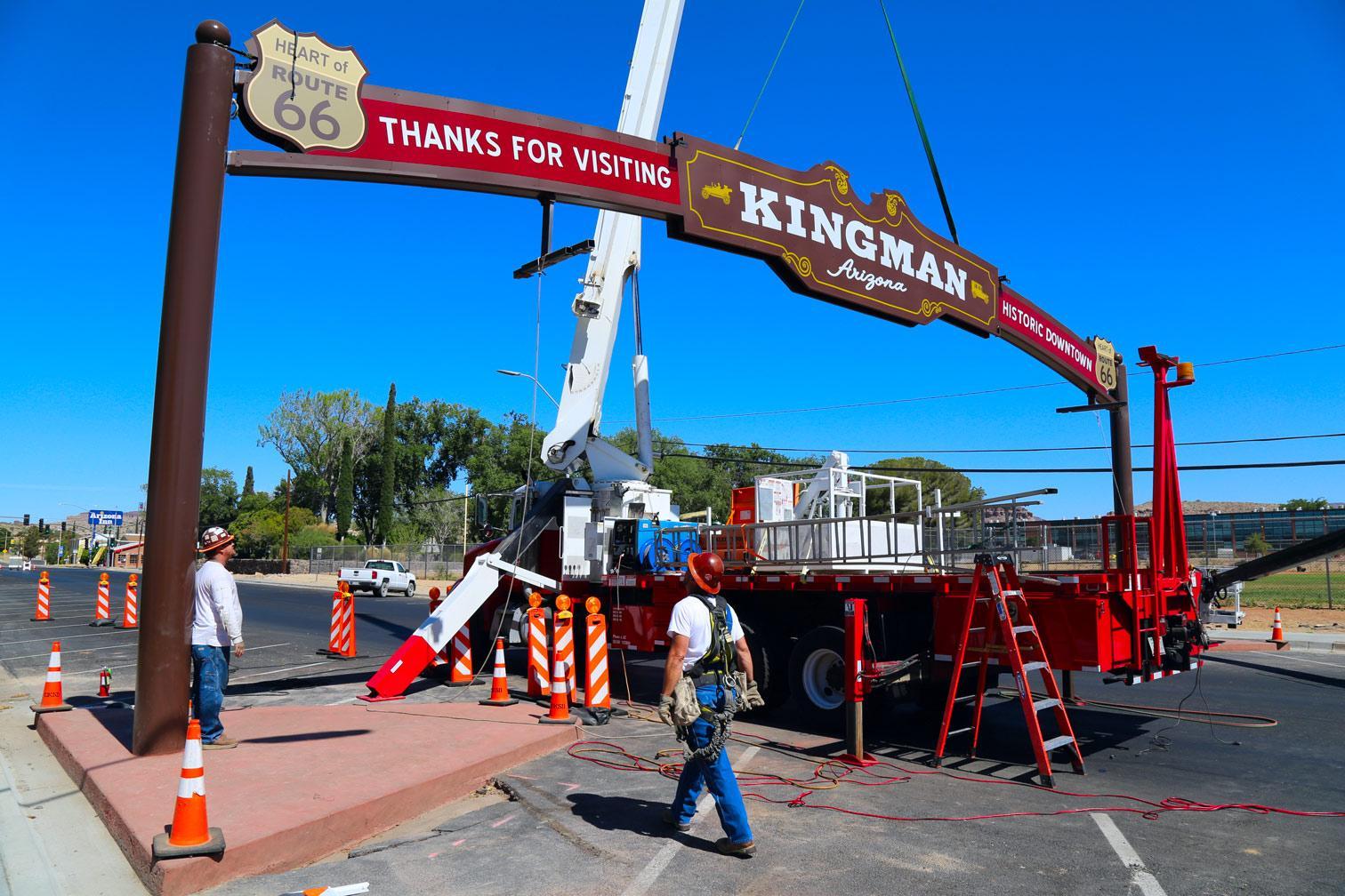 Kingman Heart of Route 66 Welcome Arch installation