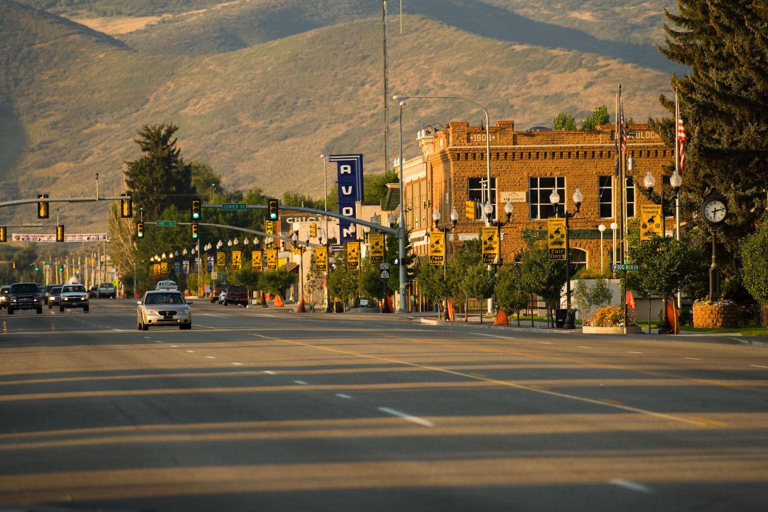 Heber Main Street clock on right edge