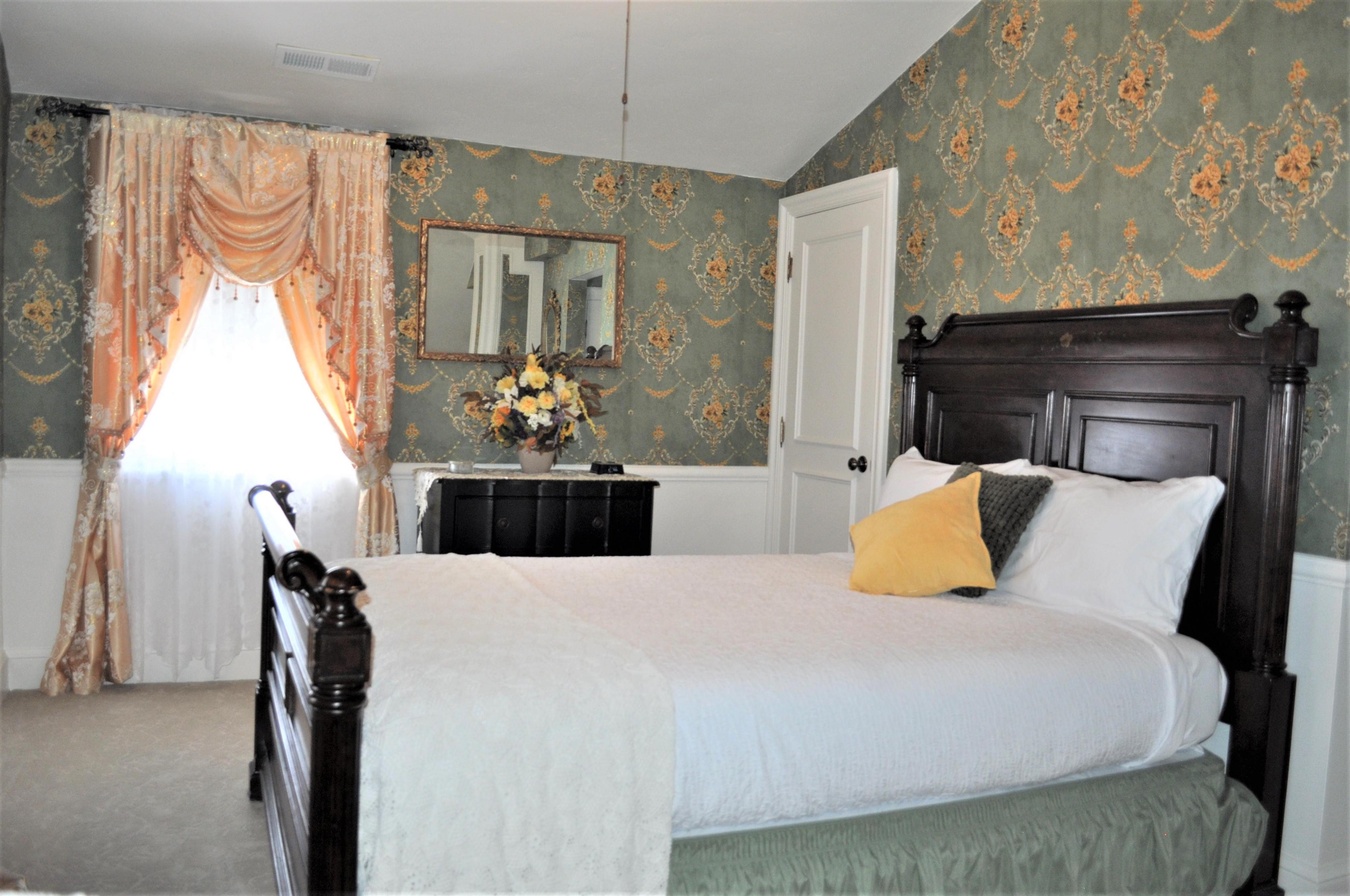 Heber Senator Bed and Breakfast is a beautiful, historic B&B